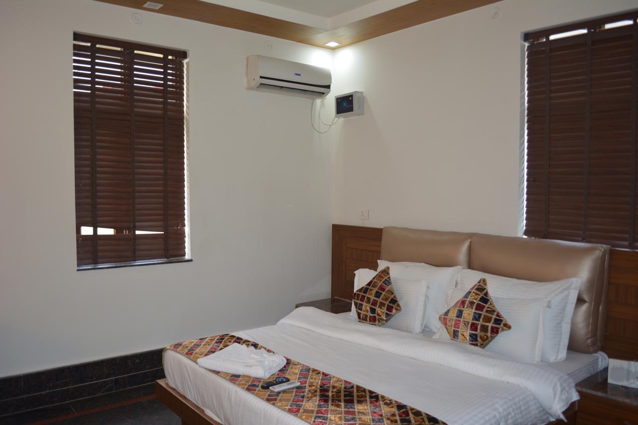 Oyo 10448 Green View Home Stay Dehradun Exterior photo
