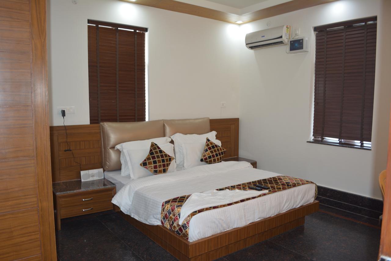Oyo 10448 Green View Home Stay Dehradun Exterior photo