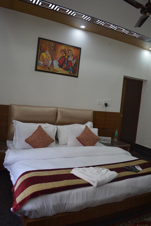 Oyo 10448 Green View Home Stay Dehradun Exterior photo