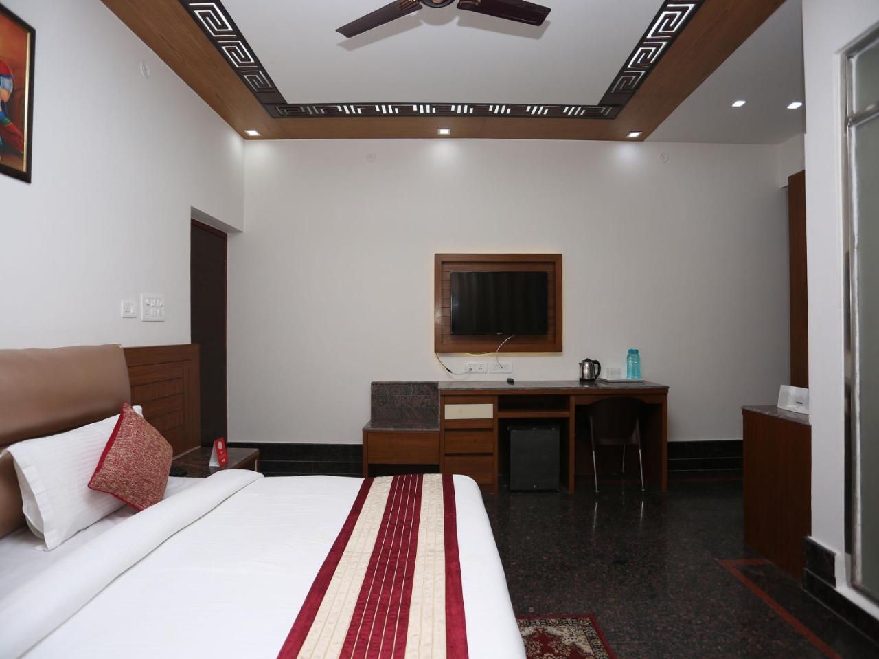 Oyo 10448 Green View Home Stay Dehradun Exterior photo