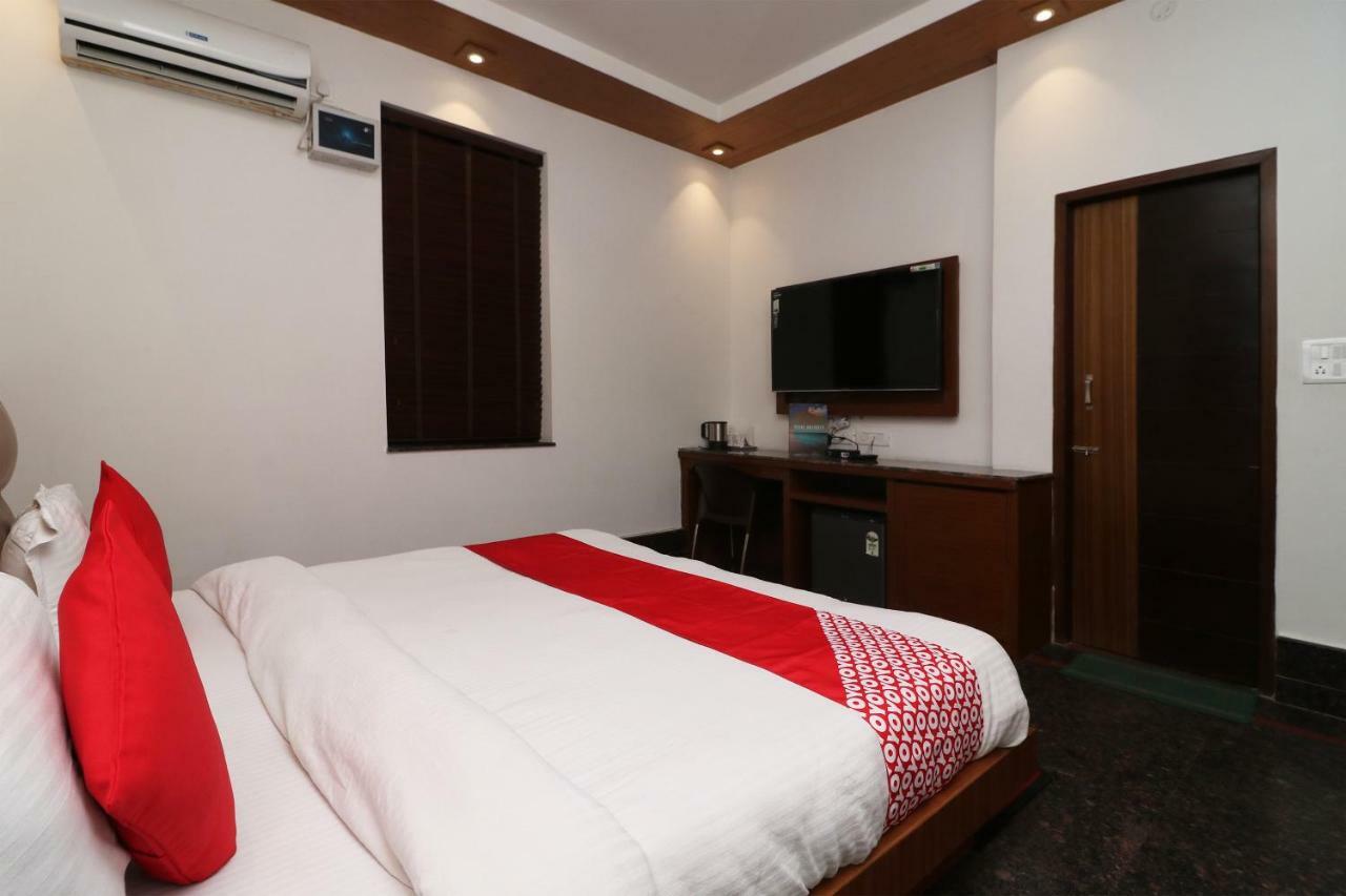 Oyo 10448 Green View Home Stay Dehradun Exterior photo